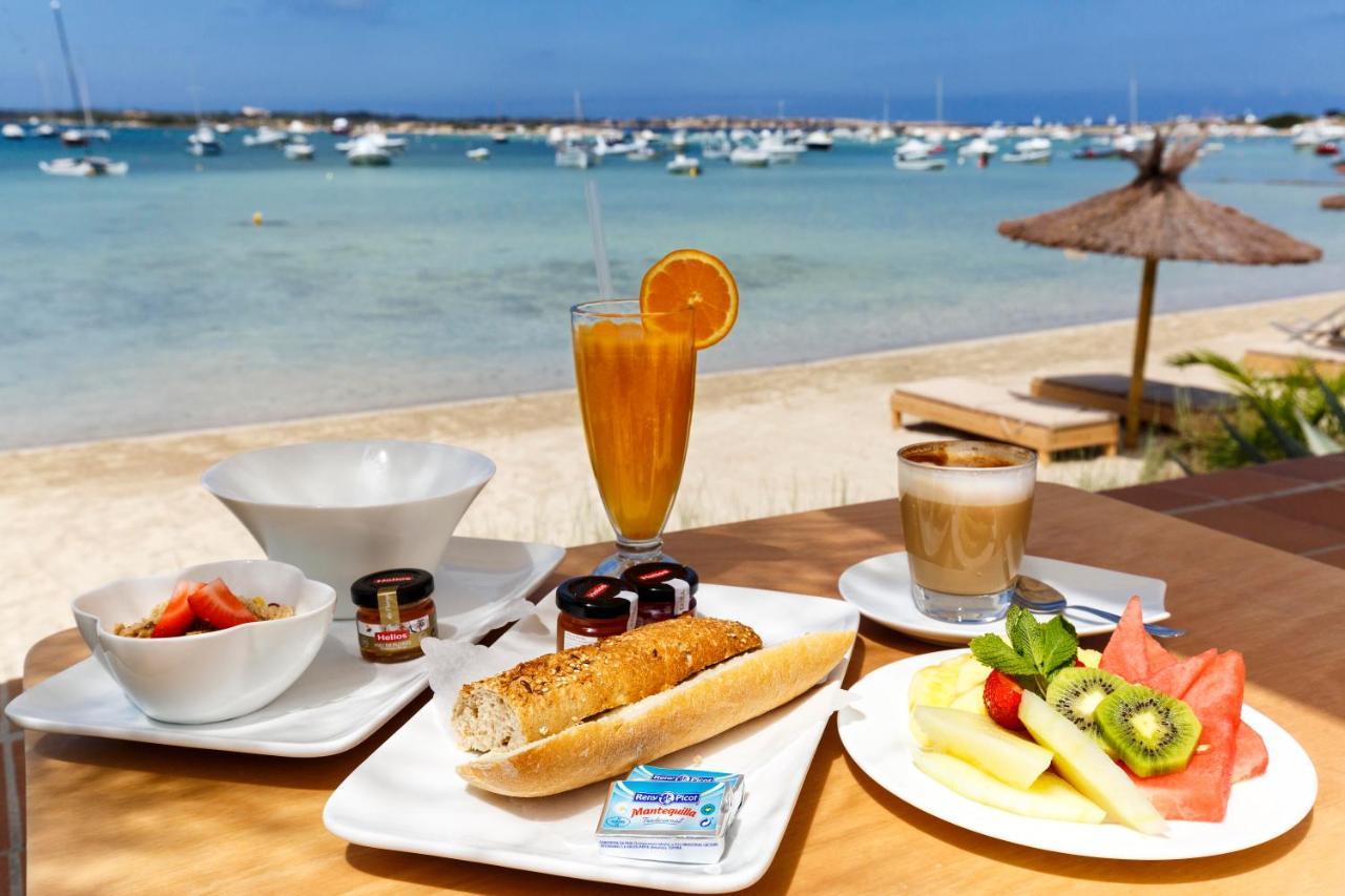 Hostal La Savina Bagian luar foto