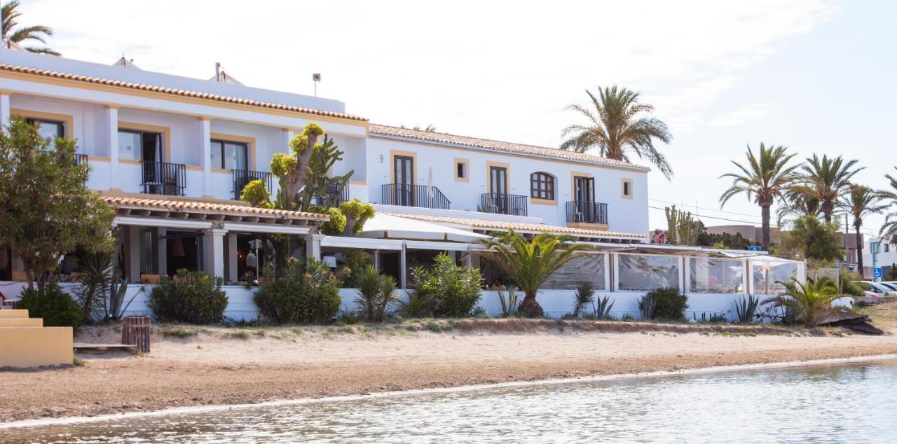 Hostal La Savina Bagian luar foto